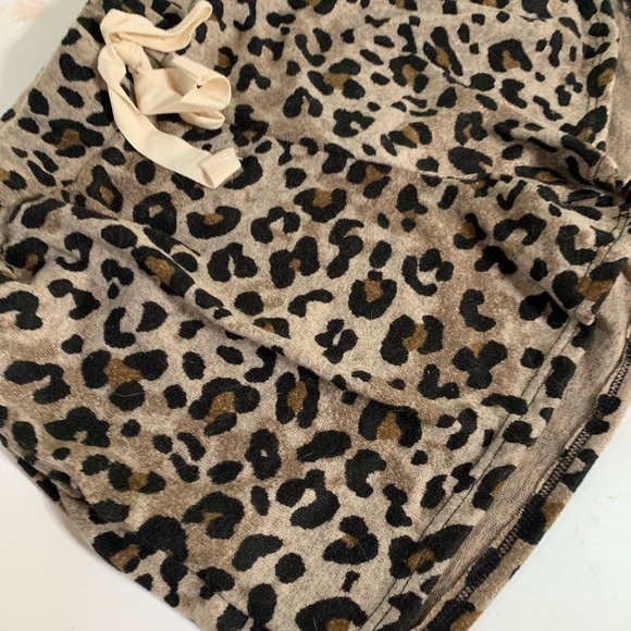 New comfy leopard shorts - Picture 4 of 6